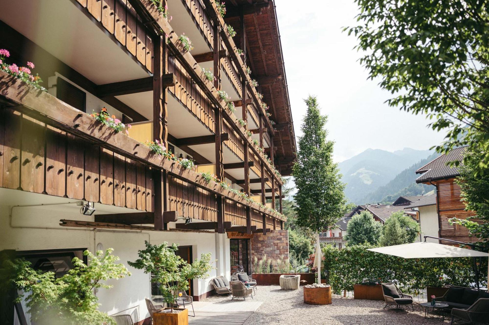 Martinerhof'S Brauhotel San Martino di Castrozza Buitenkant foto