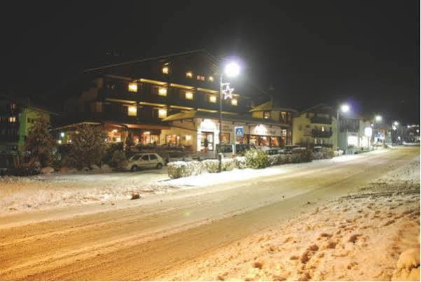Martinerhof'S Brauhotel San Martino di Castrozza Buitenkant foto